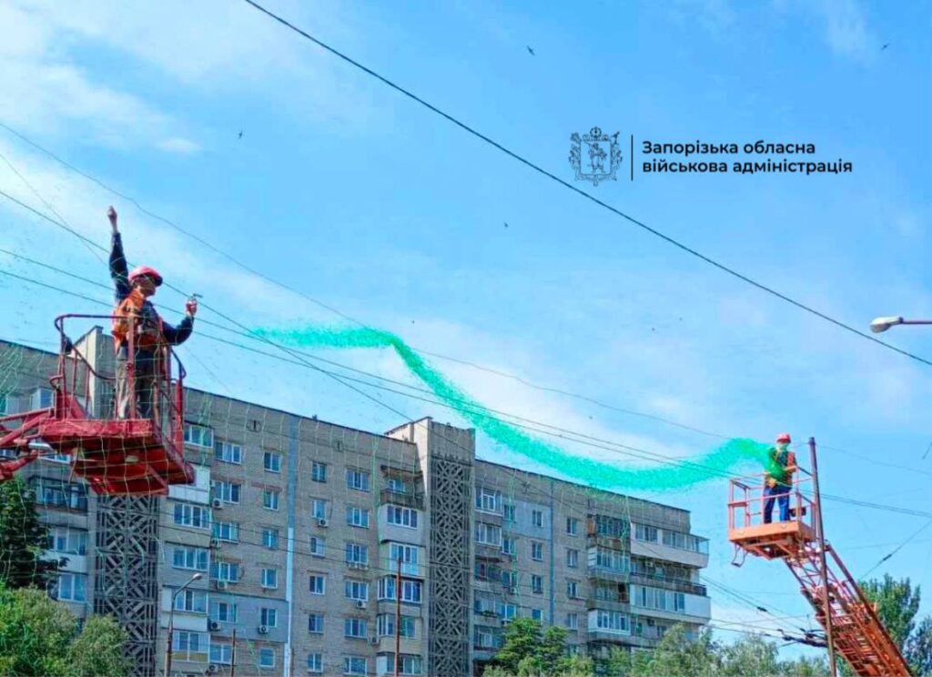 Захисні сітки над дорогами та громадськими просторами у Запоріжжі
