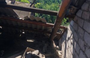 Враг не прекращает дроновые атаки: в поселке под Запорожьем поврежден частный дом, — ФОТО