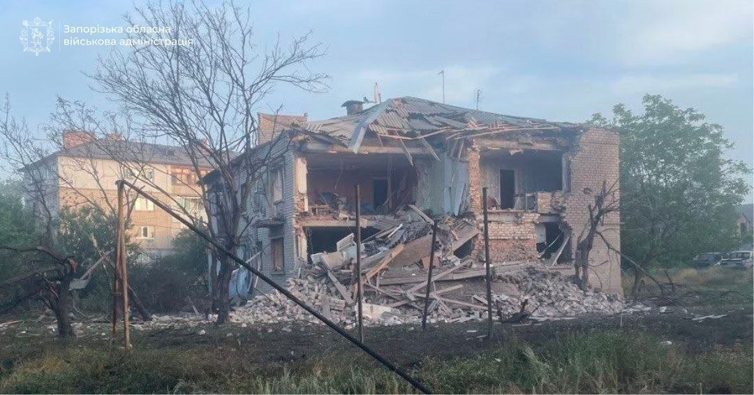 Одна людина загинула та 37 отримали поранення внаслідок російських ударів по Запорізькій області минулої доби