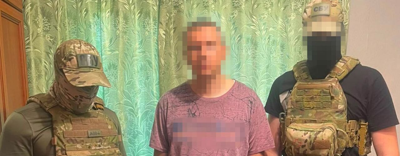 Безробітній ухилянт та екскерівник цеху постачання оборонного заводу корегували удари ворога по Запоріжжю: їх затримала поліція
