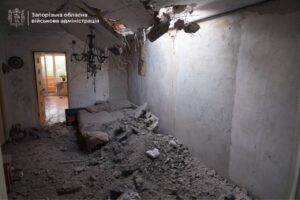 Росіяни вдарили безпілотником по багатоповерхівці у Запоріжжі: поранено четверо людей, — ФОТО, ВІДЕО