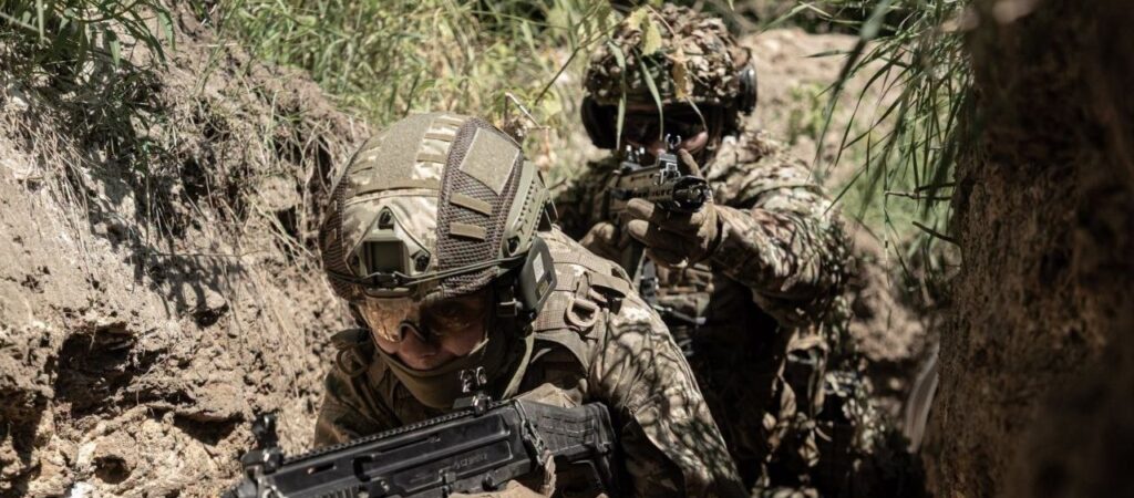 Атаки українських позицій та нові спроби російських військ просунутись біля кількох сіл: як пройшла доба на фронті у Запорізькій області