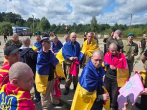 Обмен военнопленными: домой вернулись двое защитников из Запорожской области