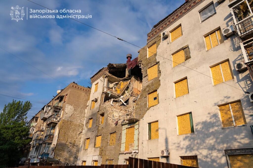 У Запоріжжі відбудують п’ятиповерхівку, зруйновану російським КАБом минулого місяця