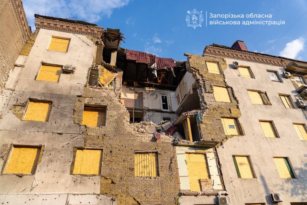 У Запоріжжі відбудують п’ятиповерхівку, зруйновану російським КАБом минулого місяця