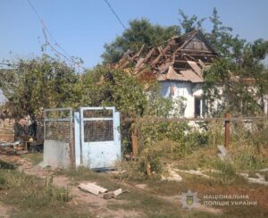 Ворог бив по машинах та будинках: наслідки російських ударів по Запорізькій області 19 серпня, — ФОТО