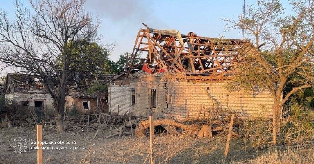 Поранено людей та пошкоджено майно: росіяни завдали 1069 ударів по Запорізькій області