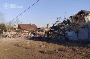 Палали будинки та склад, пошкоджено навчальний закладу внаслідок ворожих ударів по Запорізькій області