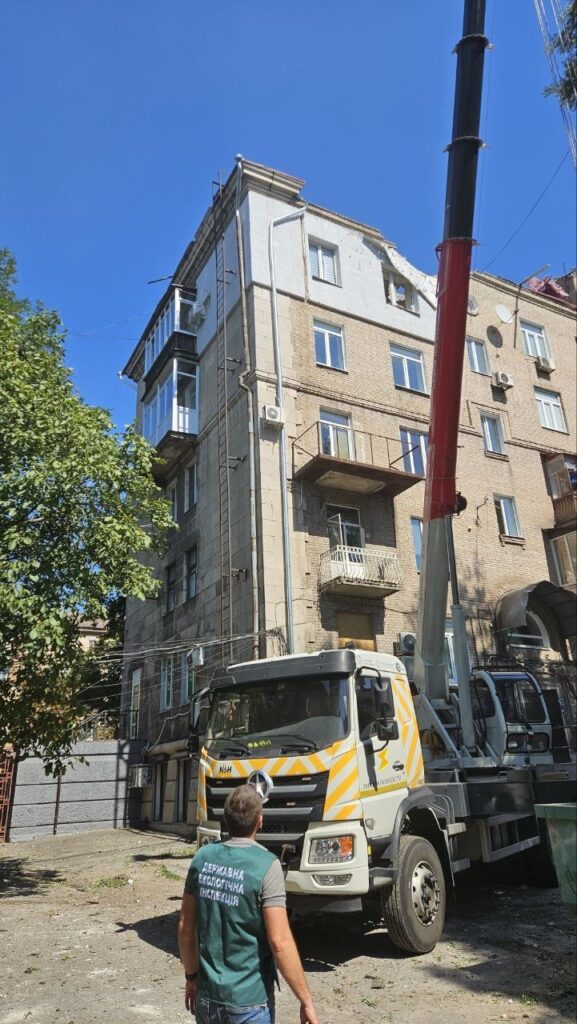 Ранковий удар по центру Запоріжжя: екоінспектори озвучили наслідки атаки