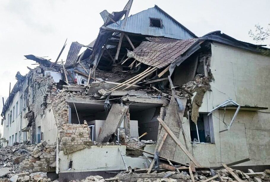 Дві загиблі людини, постраждала жінка, 873 удари: наслідки російських атак на Запоріжжя та область за добу, — ФОТО