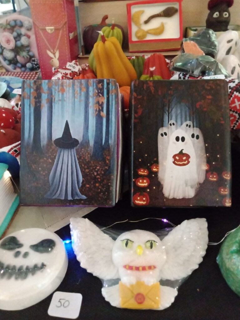 Свічки у вигляді книжок, які створює запоріжанка Анастасія Магомедова