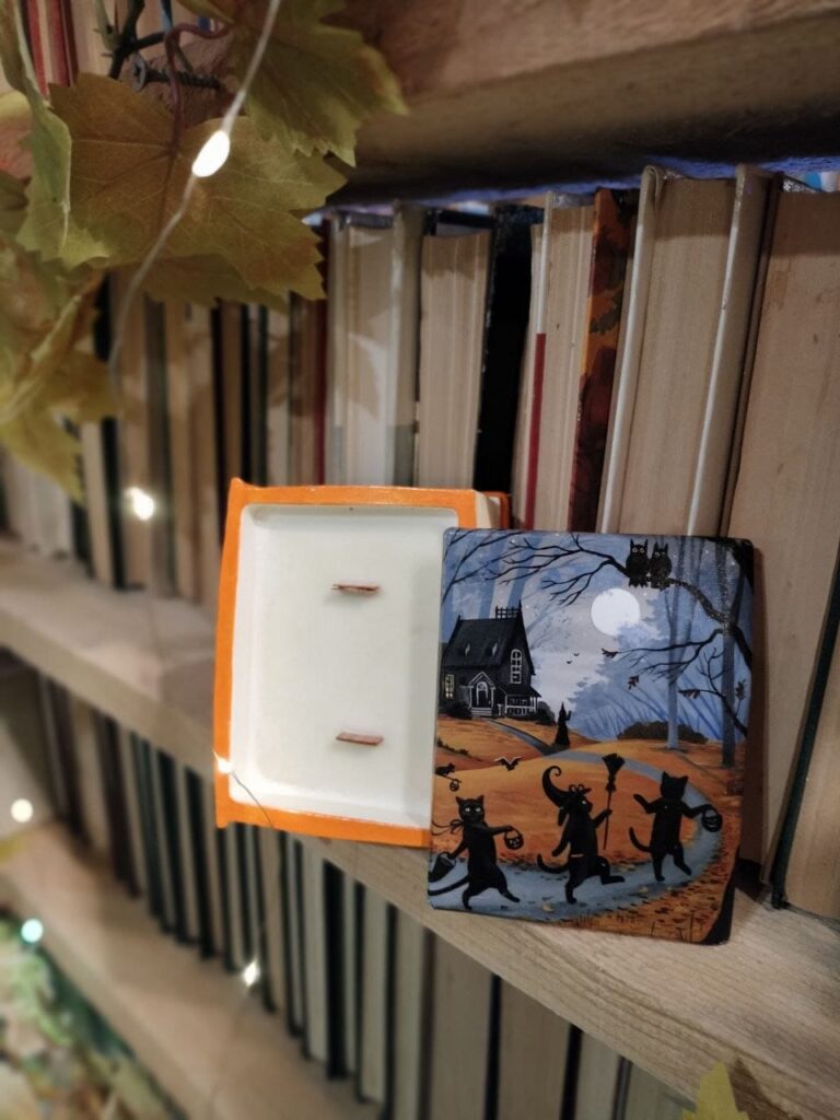 Свічки у вигляді книжок, які створює запоріжанка Анастасія Магомедова