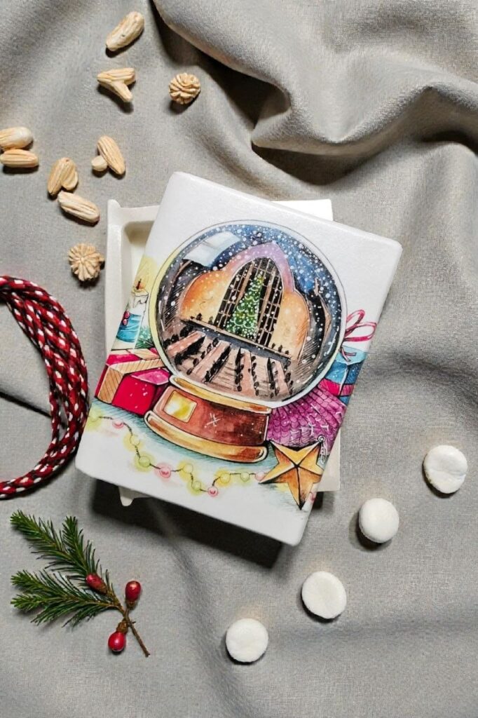Свічки у вигляді книжок, які створює запоріжанка Анастасія Магомедова