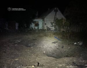 Ранены два человека: враг атаковал частный сектор в Запорожье