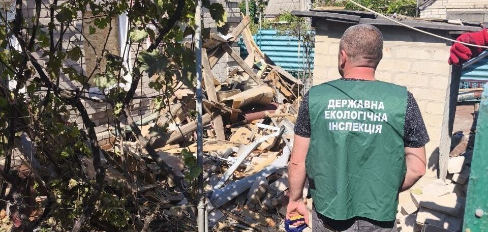 Шкода довкіллю від російських ударів: в Олександрівському та Космічному районах Запоріжжя зафіксували наслідки ворожих атак, — ФОТО