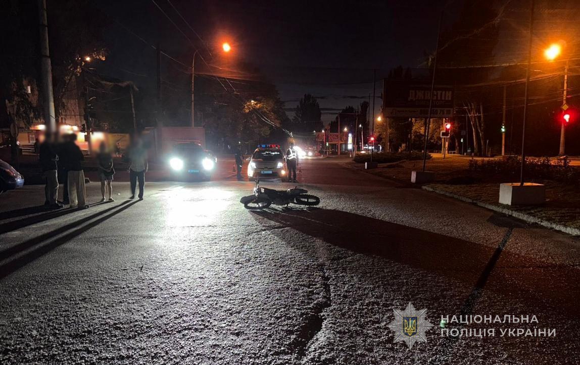 Один человек погиб и два подростка в больнице: в Запорожье и пригороде произошло две аварии с участием мотоциклистов