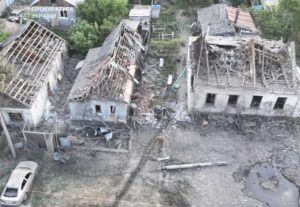 Били безпілотниками та КАБами: все, що відомо про наслідки нічної атаки Запоріжжя, — ФОТО, ВІДЕО