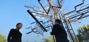 В Запорожье на «Дереве памяти» разместили 85 новых колокольчиков в честь павших защитников, — ФОТО
