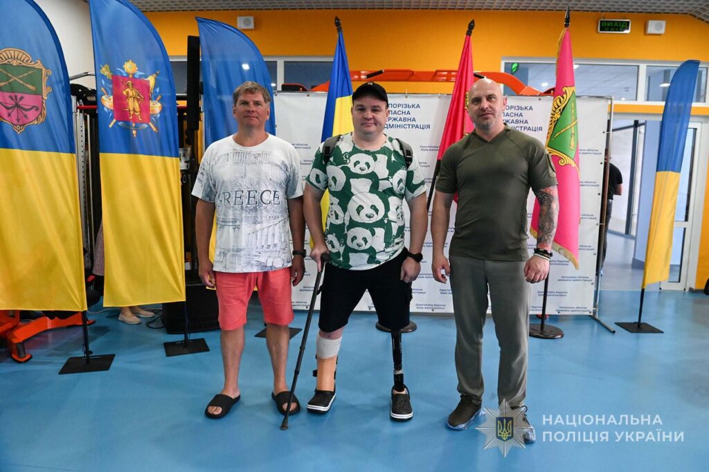 Ветеран Олег Булгаков бере участь у змаганнях із плавання.