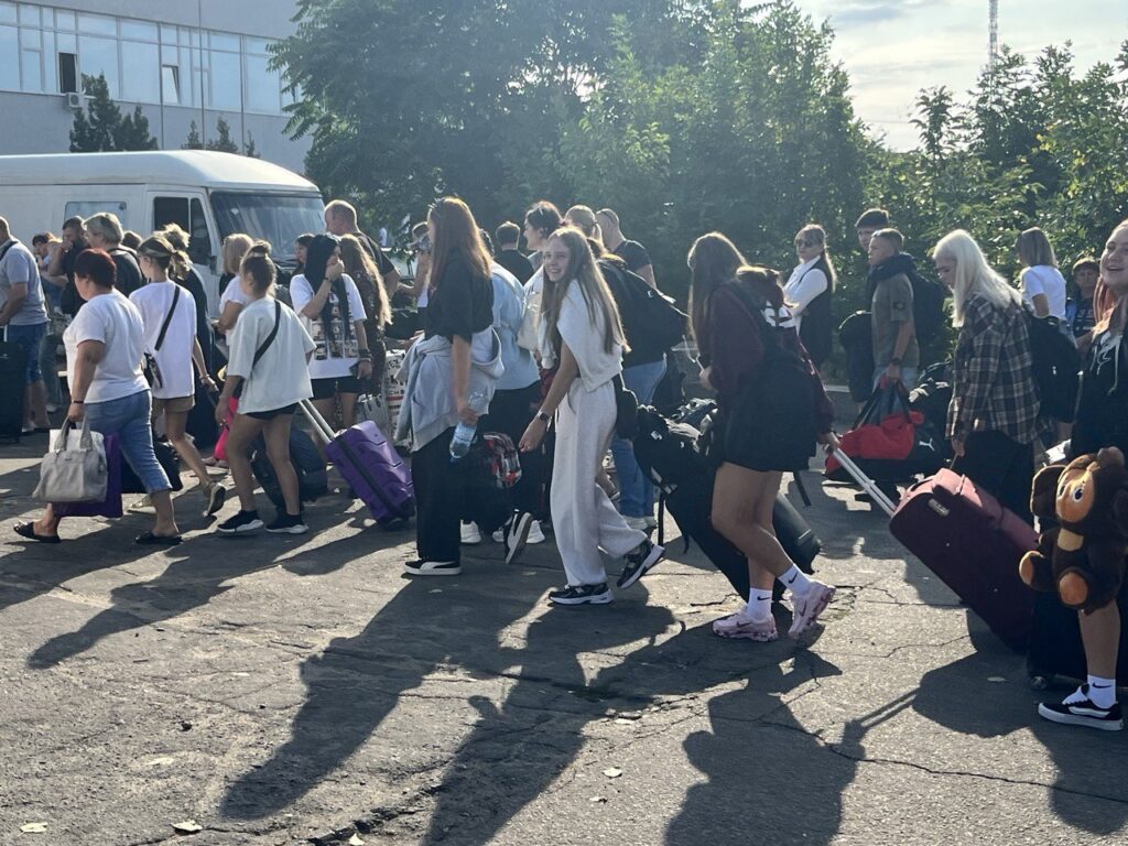 Школярі з окупованої частини Запорізької області вирушають до Росії в межах програми «Університетські зміни».