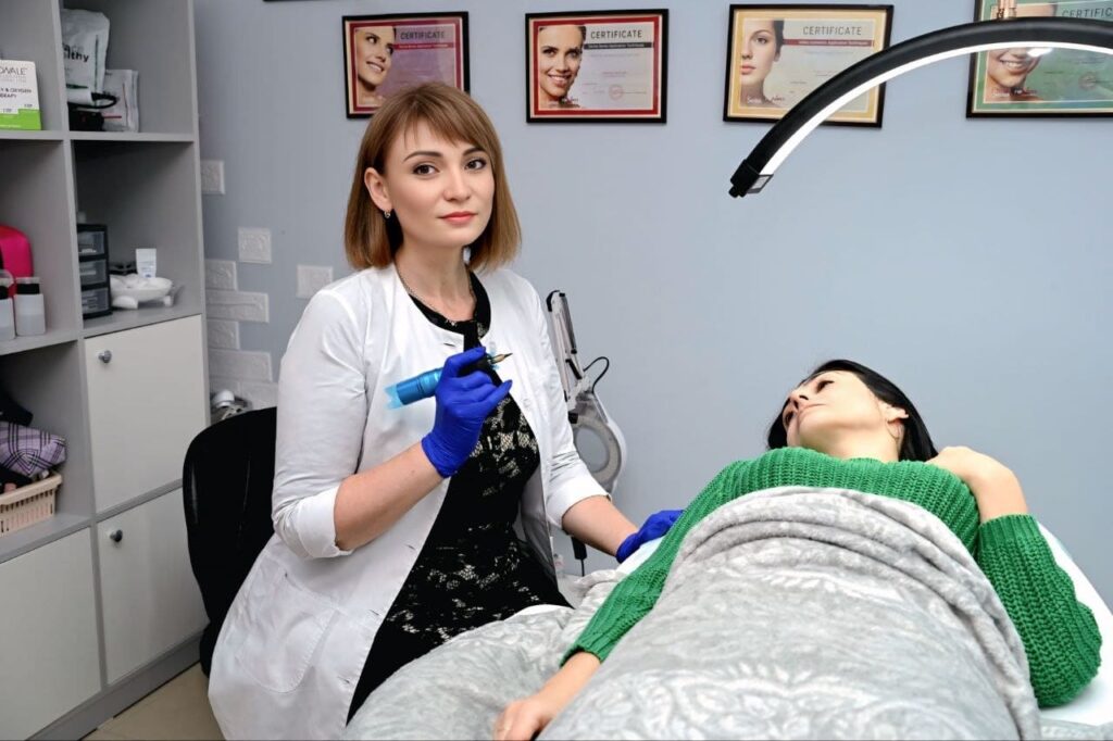 Анжела Краснюк предоставляет услуги лазерной, восковой и электроэпиляции, косметологии, маникюра и педикюра.