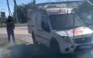 Россияне атаковали волонтеров, которые эвакуировали людей из Запорожского района: есть раненые