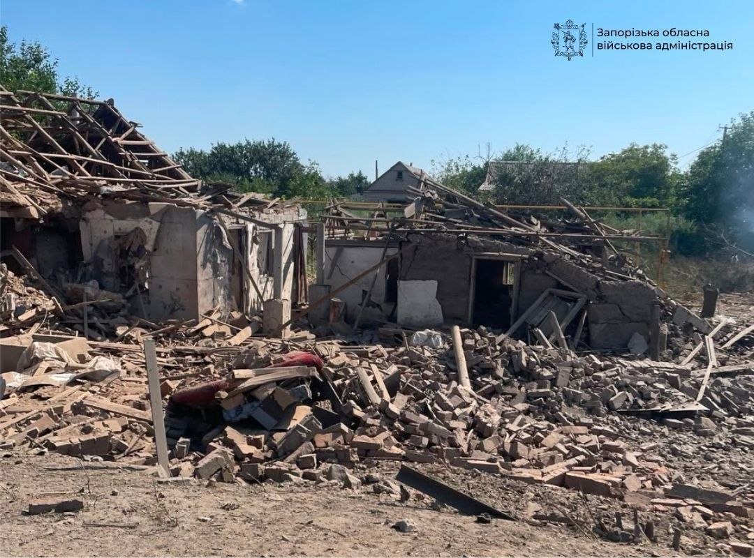 Один человек погиб и четверо ранены: враг нанес 890 ударов по Запорожской области