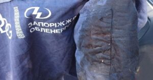 Россияне атаковали бригаду «Запорожьеоблэнерго» в Кушугуме: ранен 36-летний электромонтер
