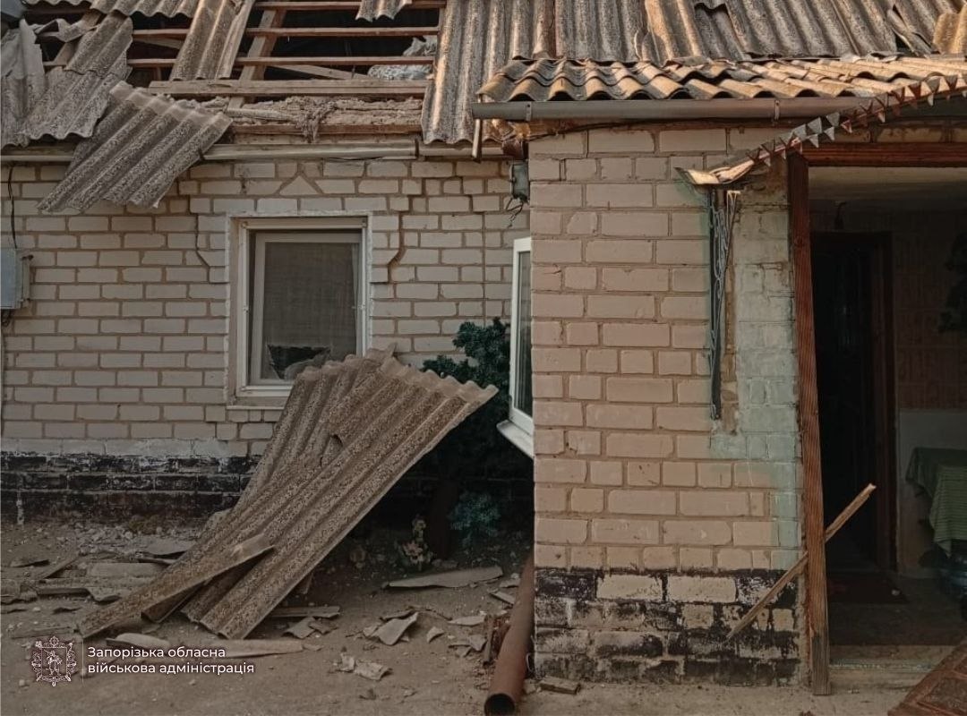 Один человек погиб и 25 получили ранения: россияне нанесли 886 ударов по Запорожской области