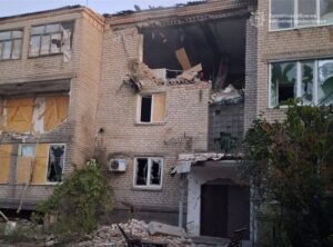 Один человек погиб и семь ранены: враг нанес 945 ударов по Запорожской области