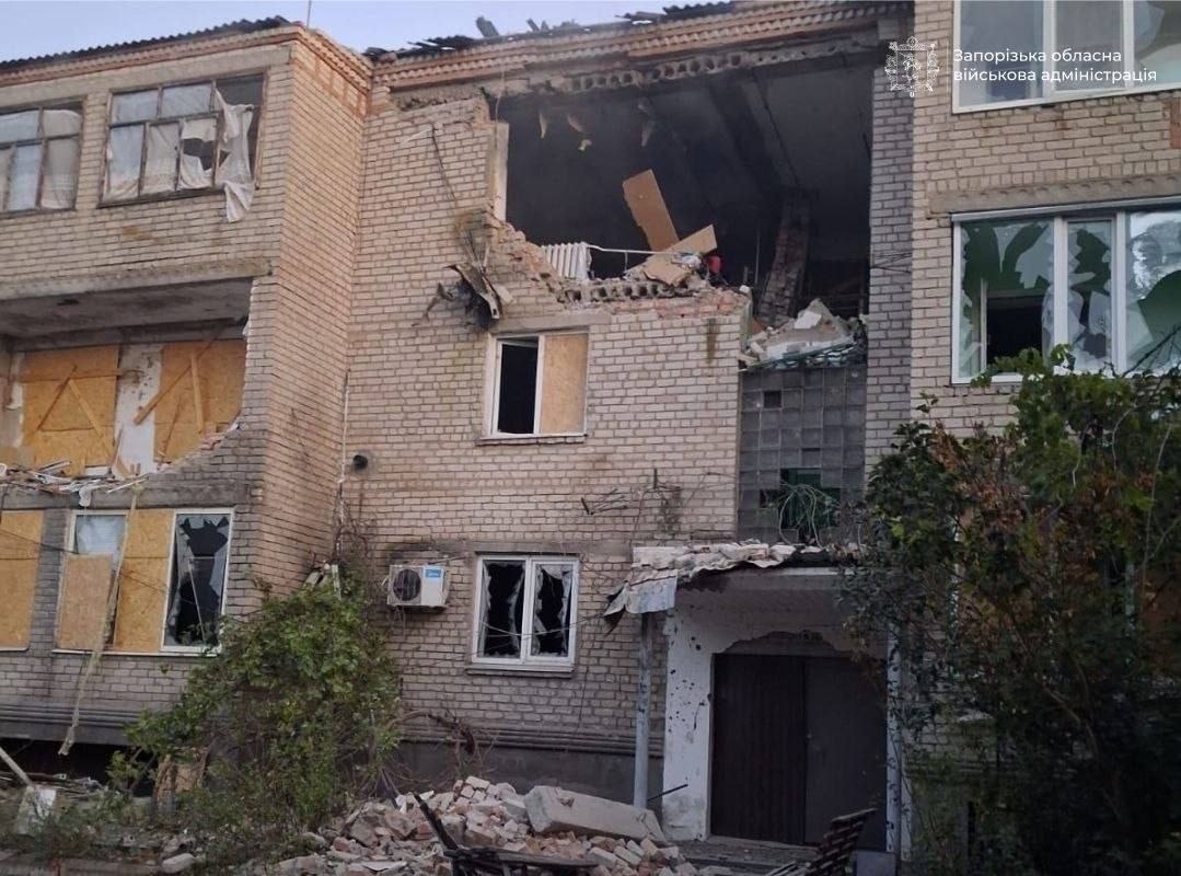 Один человек погиб и семь ранены: враг нанес 945 ударов по Запорожской области