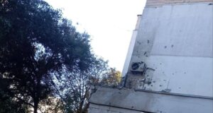 Взрывы в Бородинском микрорайоне Запорожья: после российского удара начался пожар в квартире, — ФОТО, ВИДЕО