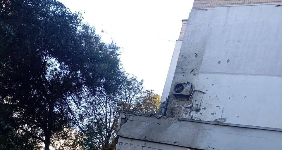 Взрывы в Бородинском микрорайоне Запорожья: после российского удара начался пожар в квартире, — ФОТО, ВИДЕО
