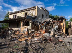 Одна людина загинула та сім поранено: росіяни завдали 746 ударів по Запорізькій області