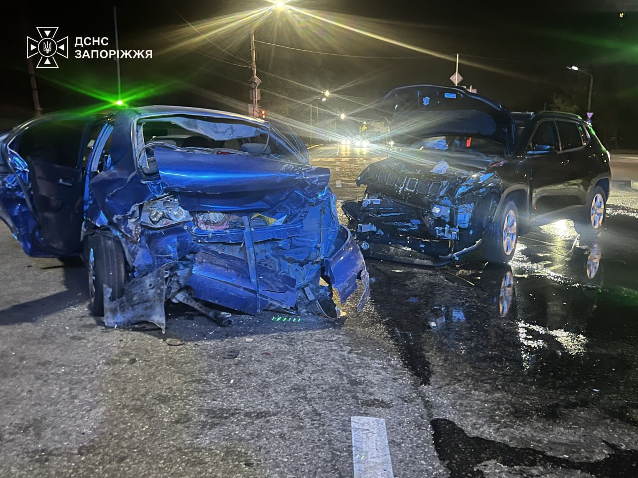 У Запоріжжі сталася серйозна аварія: є постраждалі, — ФОТО