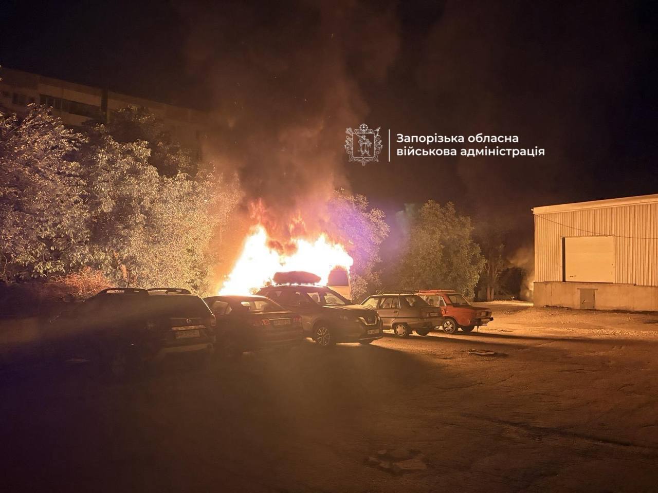 Россияне ударили возле автомойки в Запорожье: возник пожар