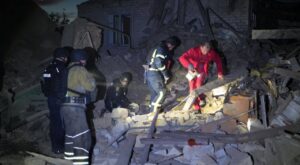 Ворог вдарив по приватному сектору Запоріжжя, центральному ринку та простору «Ветеран ПРО», — ФОТО, ВІДЕО