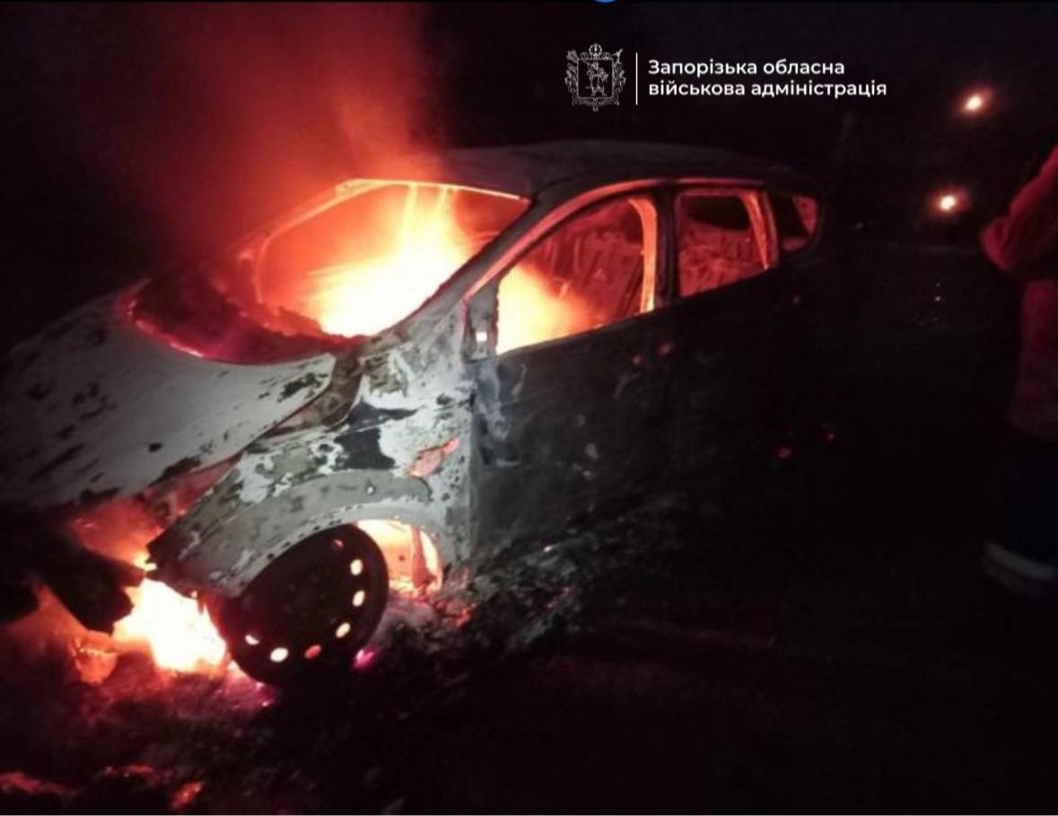 Враг обстрелял автомобиль в поселке под Запорожьем: убил двух жителей