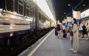 «УЗ» отменяет поезд «Запорожье-Перемышль» из-за ухудшения ситуации с безопасностью