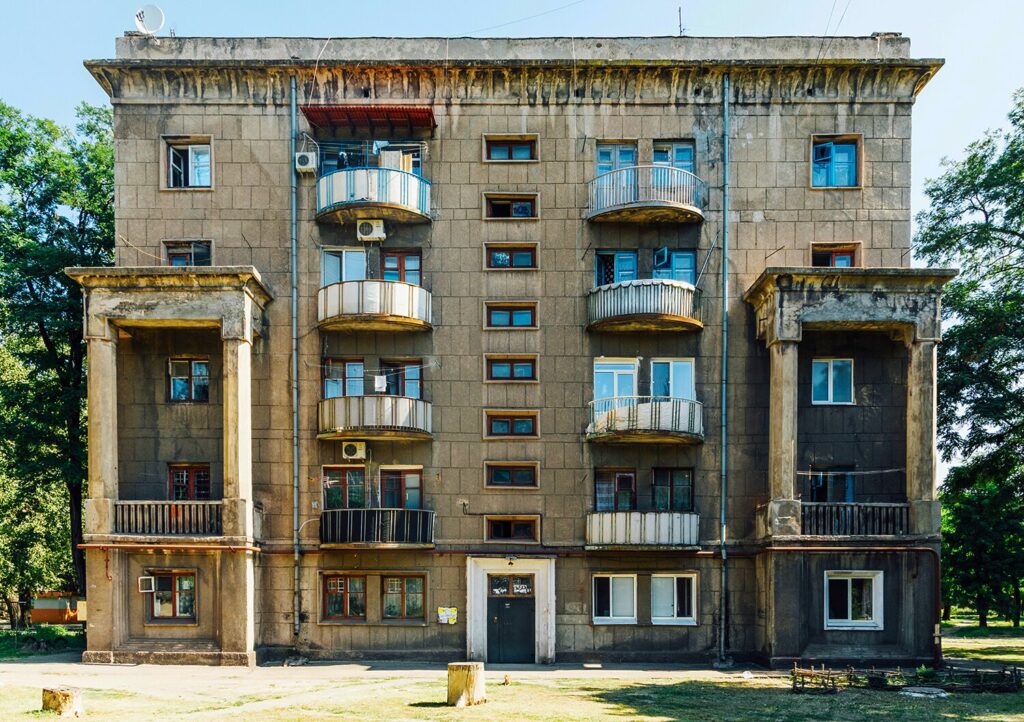 Будинки-пропілеї в Запоріжжі: історія архітектури Соцміста