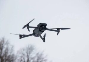 Ворог атакував дроном ремонту бригаду в Біленькому: 50-річний електромонтер отримав важку травму
