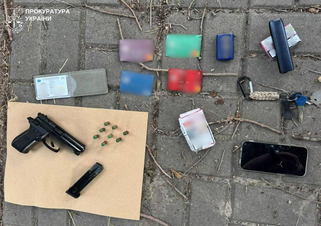 Поджигали машины и готовили убийства военных: в Запорожье задержали двух российских агентов