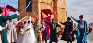 Козацька варта, шаблі та коровай: на Хортиці обвінчалися захисник та захисниця, — ФОТО, ВІДЕО
