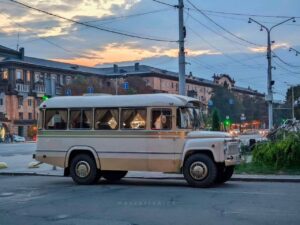 У Запоріжжі ветеран війни відновив раритетний автобус, — ФОТО, ВІДЕО