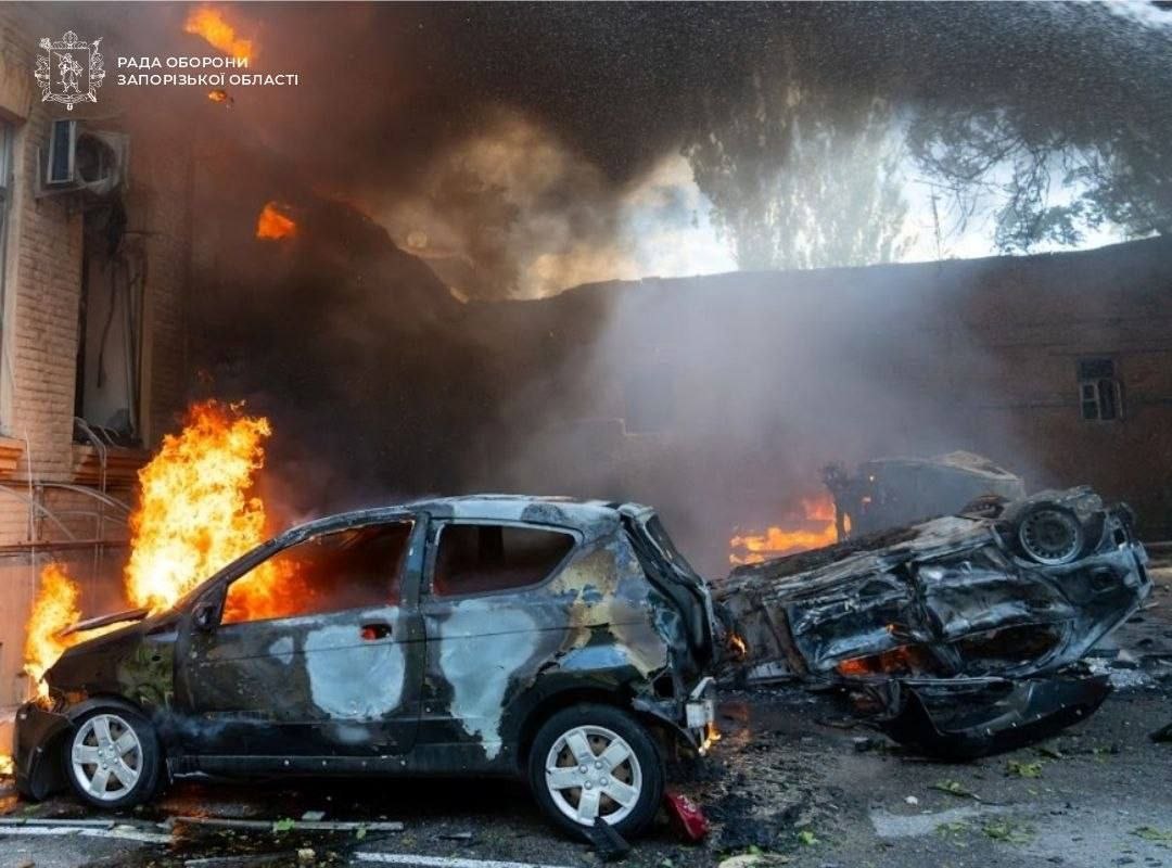 Один человек погиб и шесть получили ранения: враг нанес 982 удара по Запорожской области