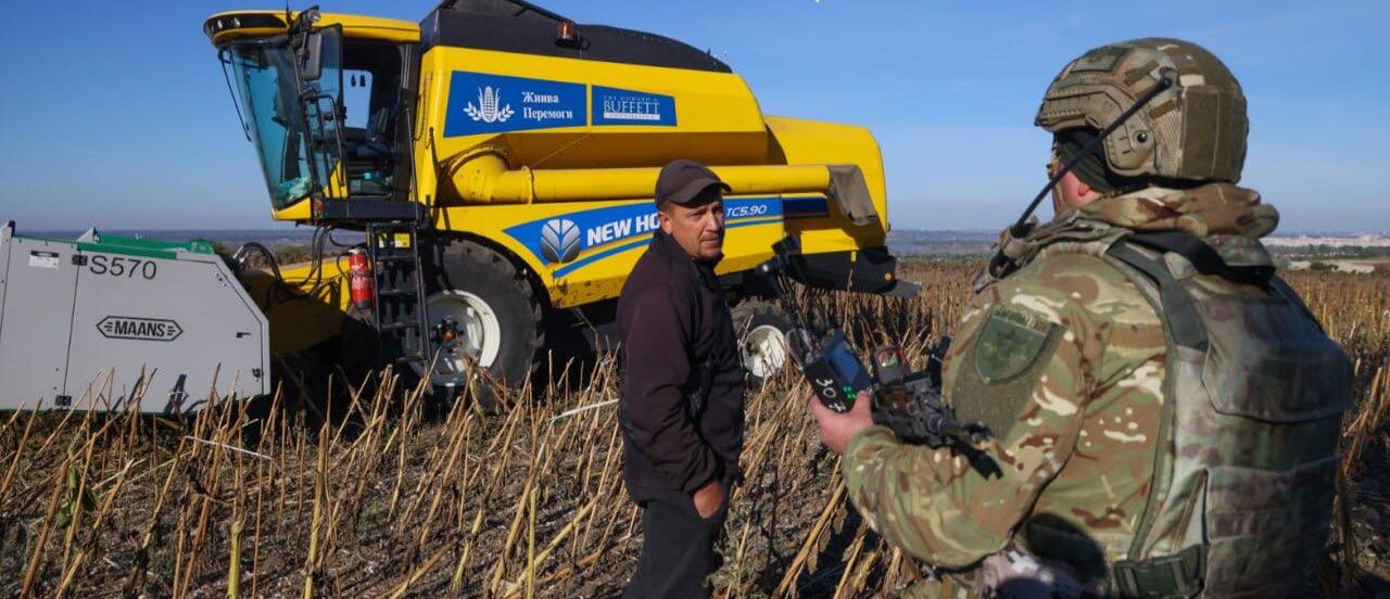 Сбор урожая в Запорожской области: спецназовцы полиции прикрывают небо над аграриями, — ФОТО