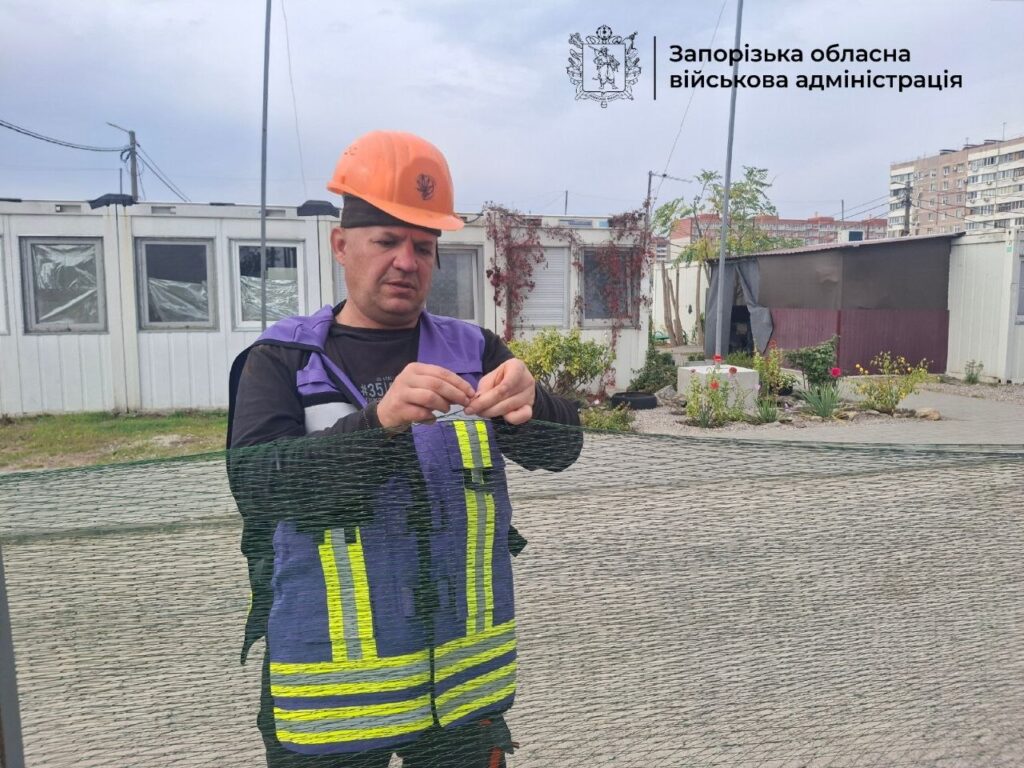 В Запоріжжі посилюють захист модульного містечка (ФОТО)